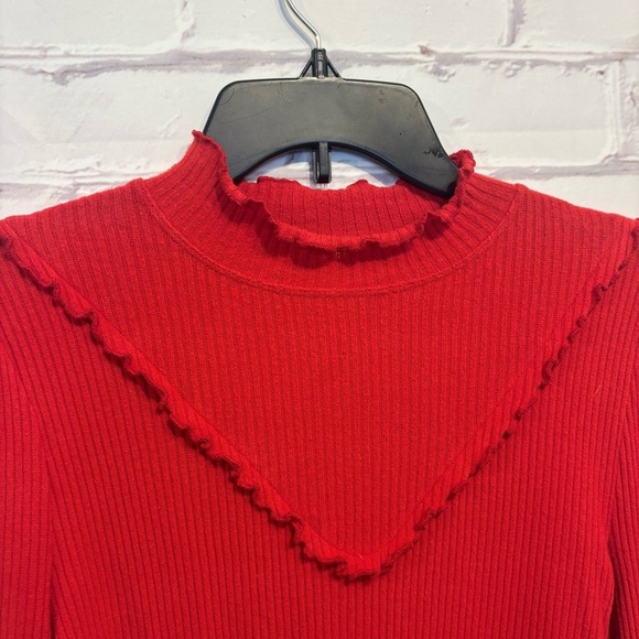 Free People “Love Struck” Ruffle Turtleneck Top in bold red Size Small - Picture 4 of 7